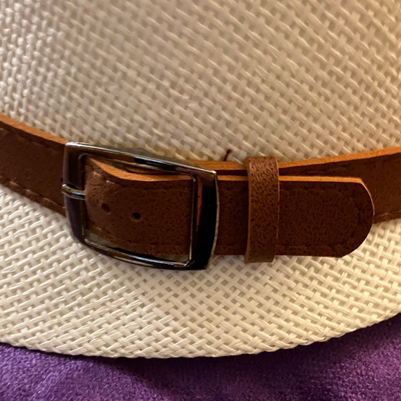 Elegant White Hat with Tan Band - Picture 5 of 5